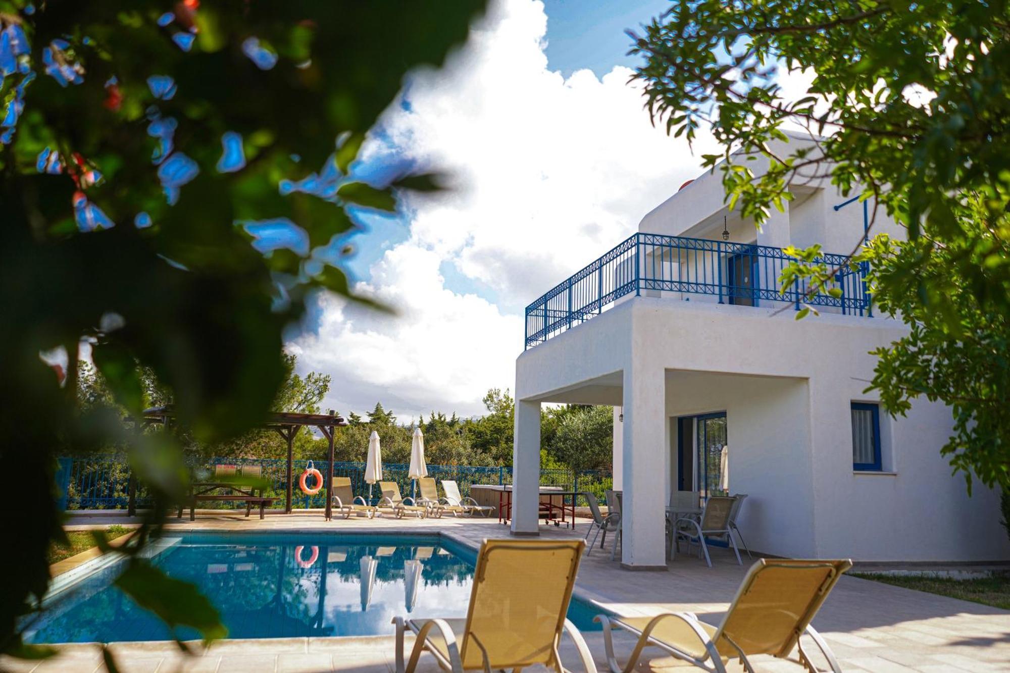Azzurro Holiday Villas Péja Eksteriør bilde