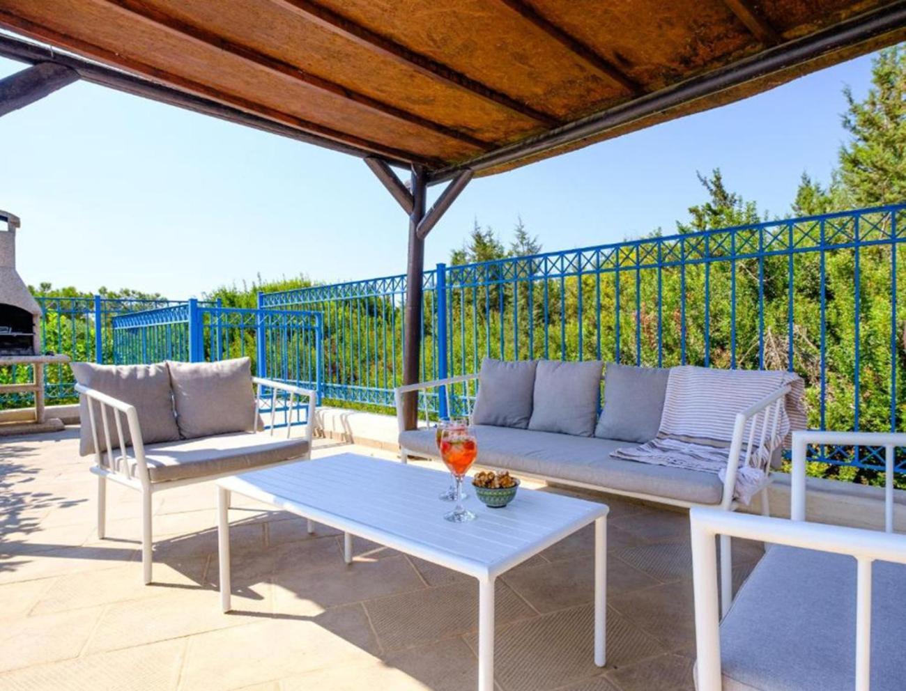 Azzurro Holiday Villas Péja Eksteriør bilde